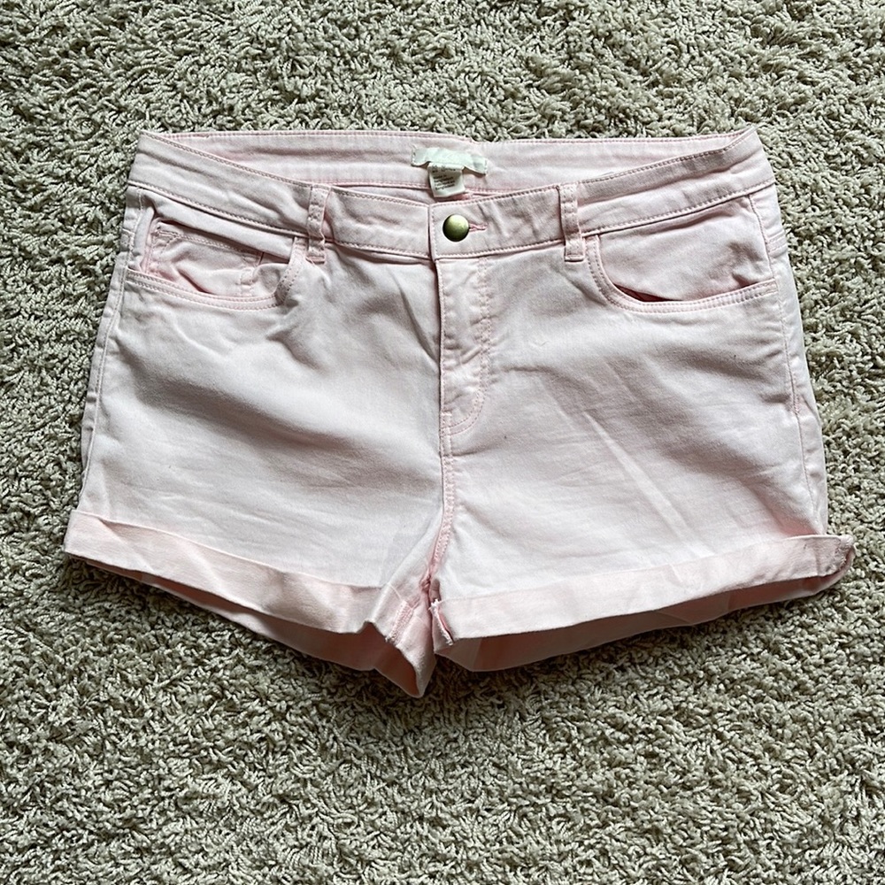 Light pink stretch denim short